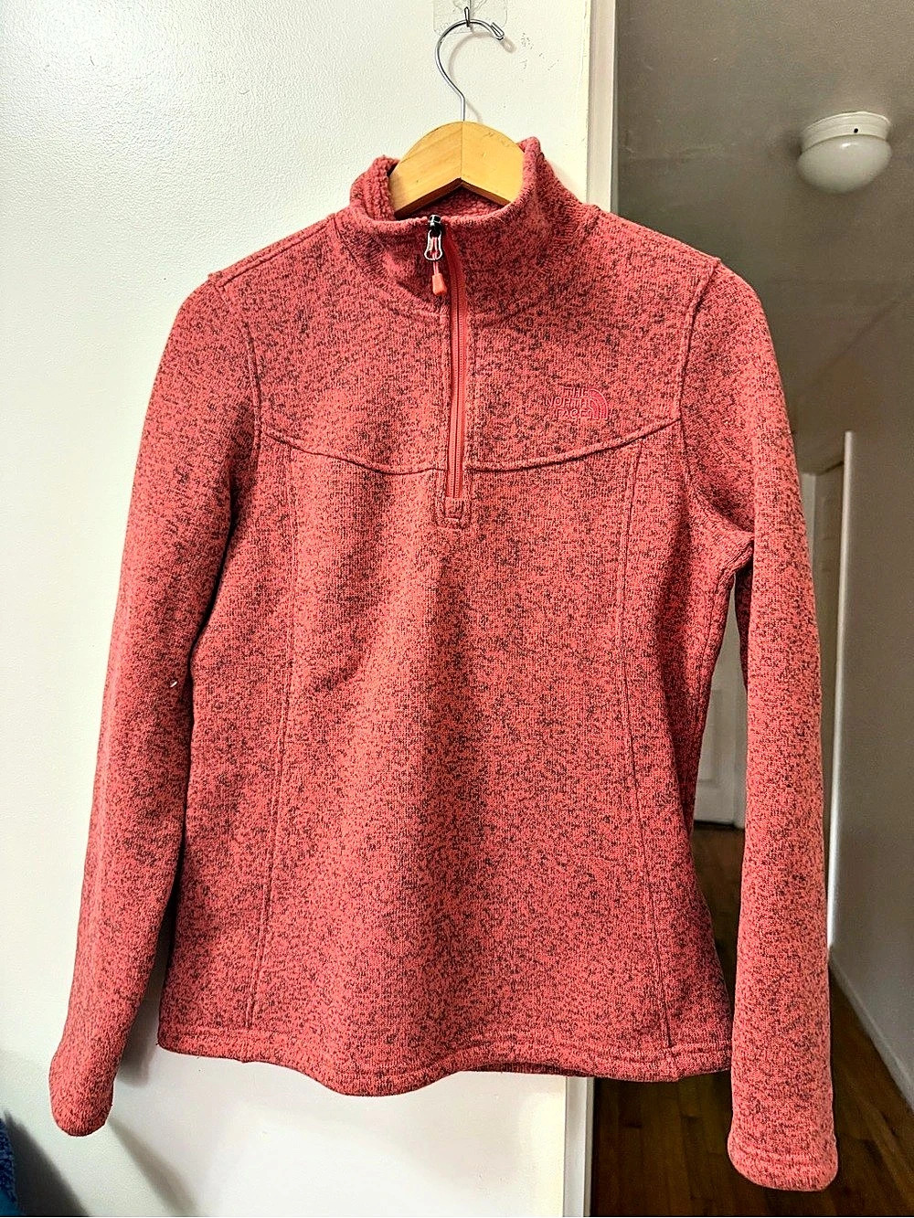 The North Face Women's 1/4-Zip Heathered Fleece Pullover Red Medium